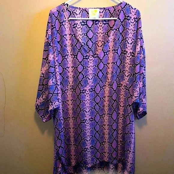 Tunic - Picture 1 of 4